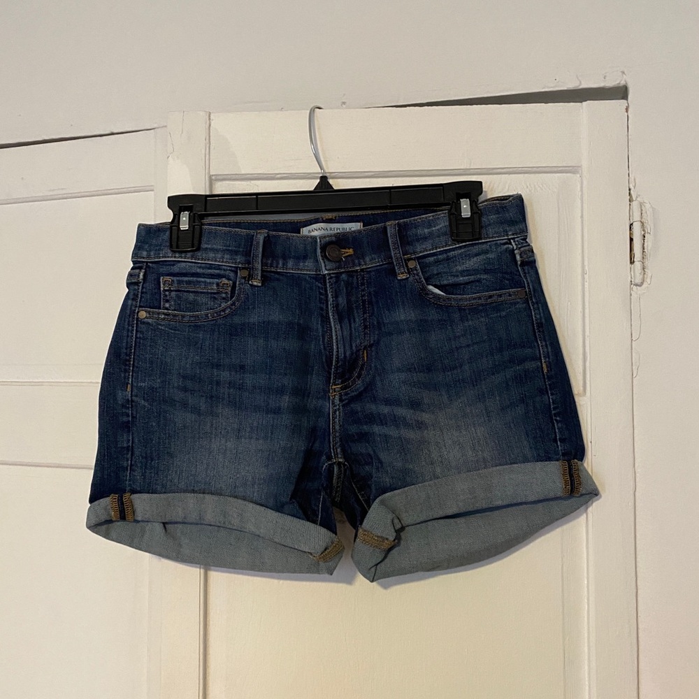 Women’s Banana Republic cuffed blue denim jean shorts